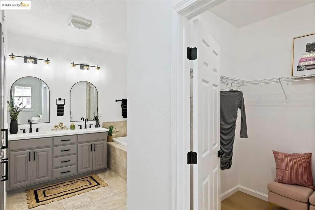 4153 Clarinbridge Cir, Dublin, California 94568 home-pic-24